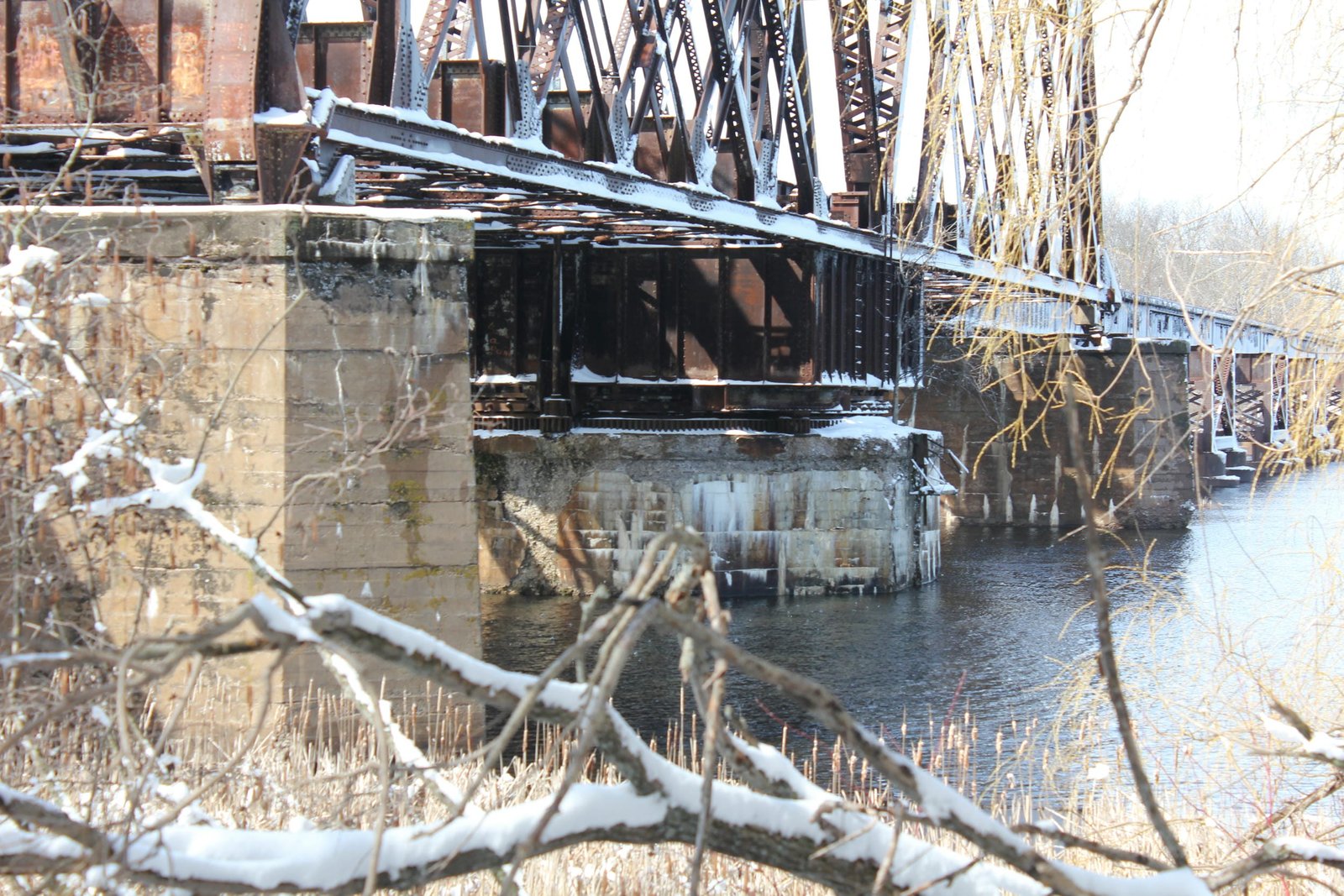 Center pier